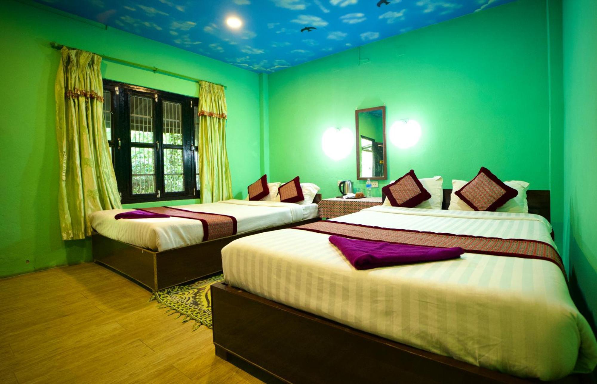 Chitwan Gaida Lodge - Animal Lovers & Birdwatchers Paradise Саураха Экстерьер фото
