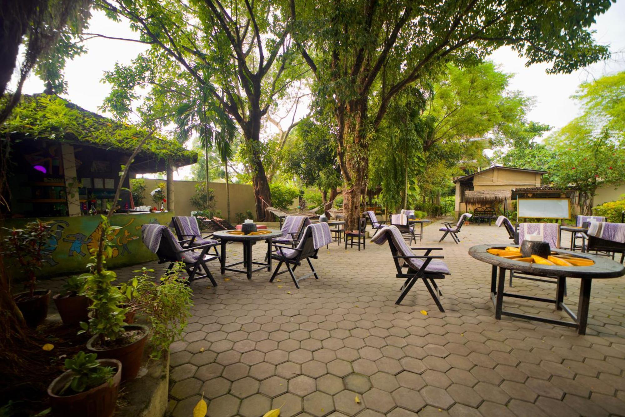 Chitwan Gaida Lodge - Animal Lovers & Birdwatchers Paradise Саураха Экстерьер фото